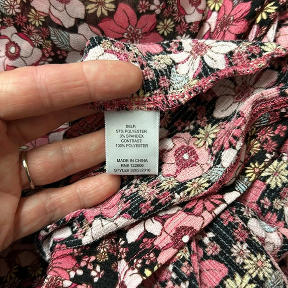 Chenault floral knit top chiffon sleeves twist-knot front elasticized sleeves - Picture 6 of 8